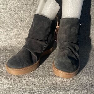Sofft Waterproof Wedge Bootie. NWT